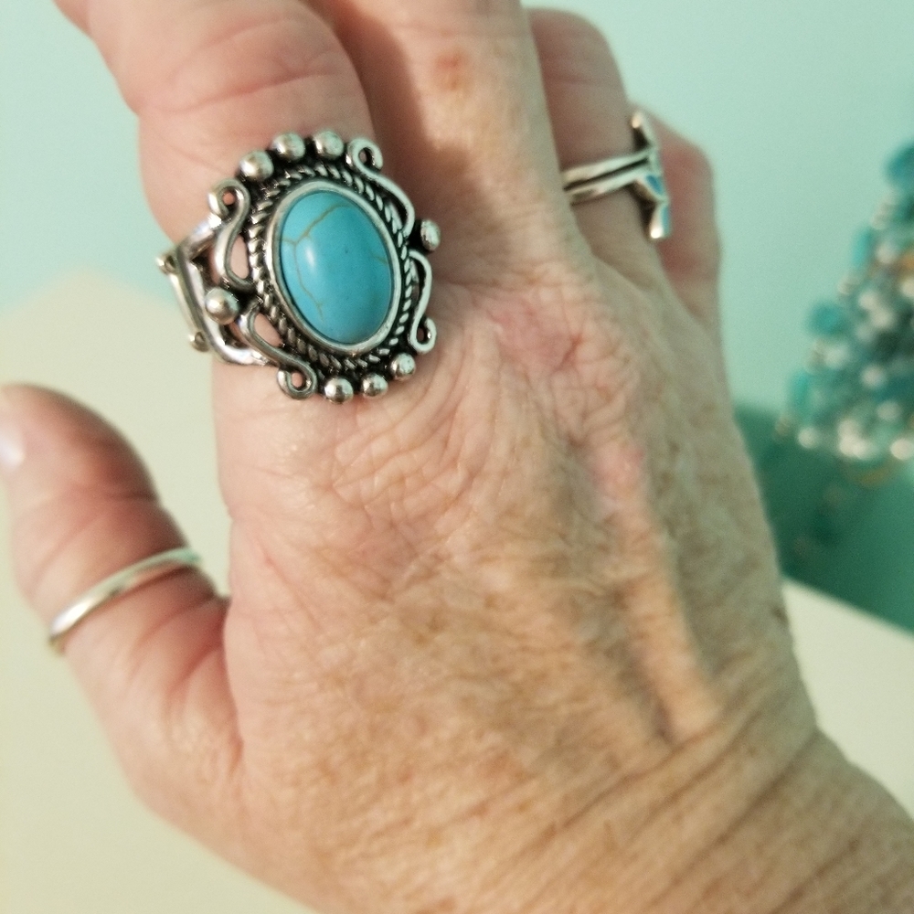 Ladies turquoise ring